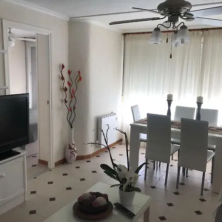 Entero En La Playa San Juan Benacantil Homestay
